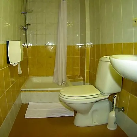 Hotel Aux Massotais 3*